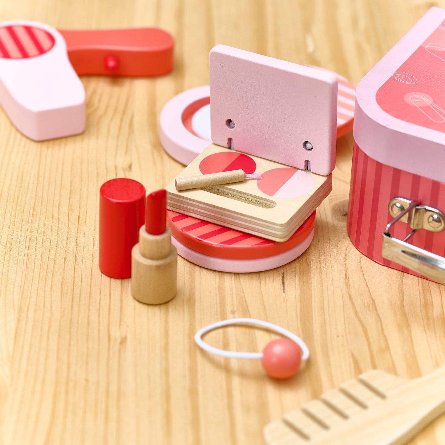 Materialpaket: Schmink- und Friesierkoffer im Retro Look