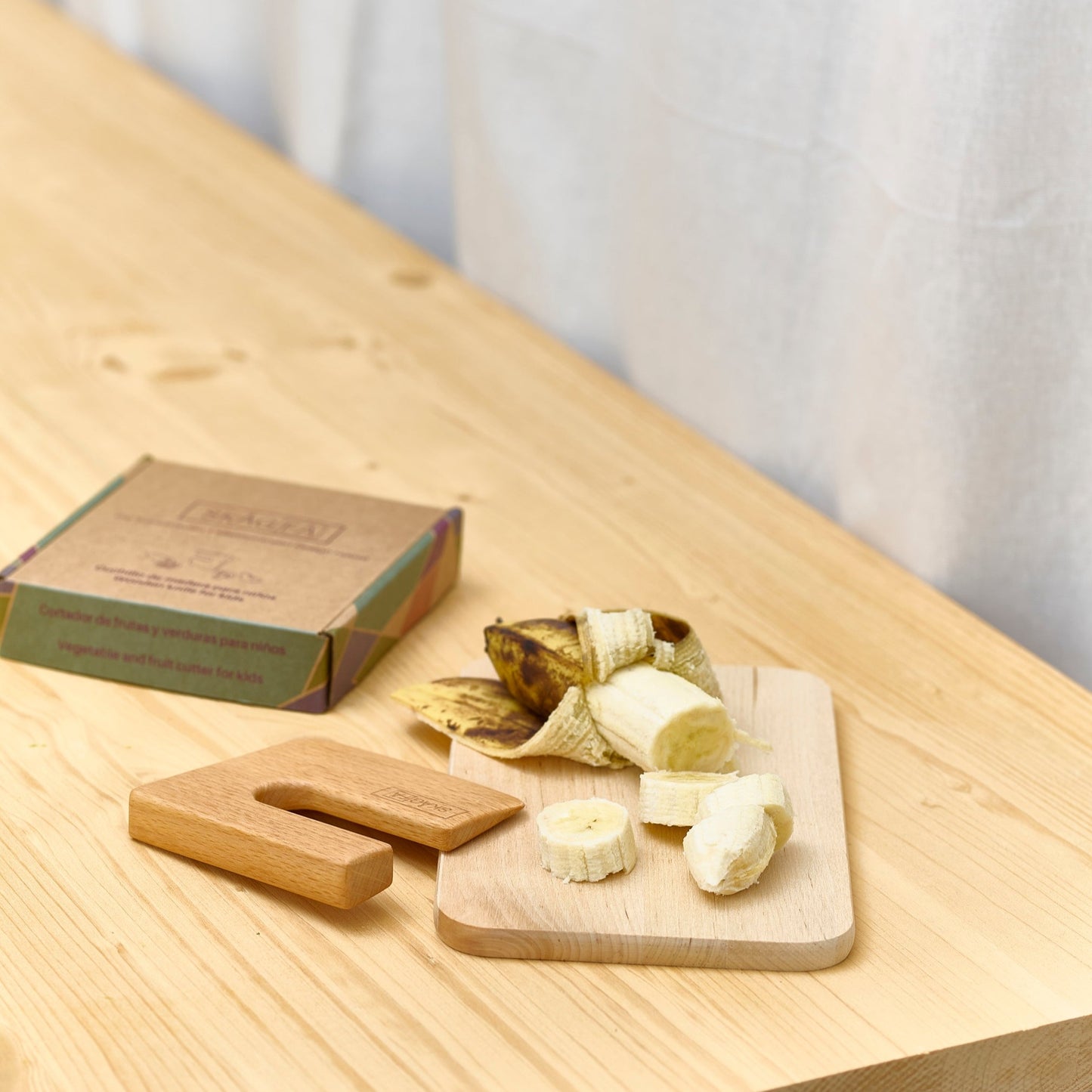 Kindersicheres Messer aus Holz