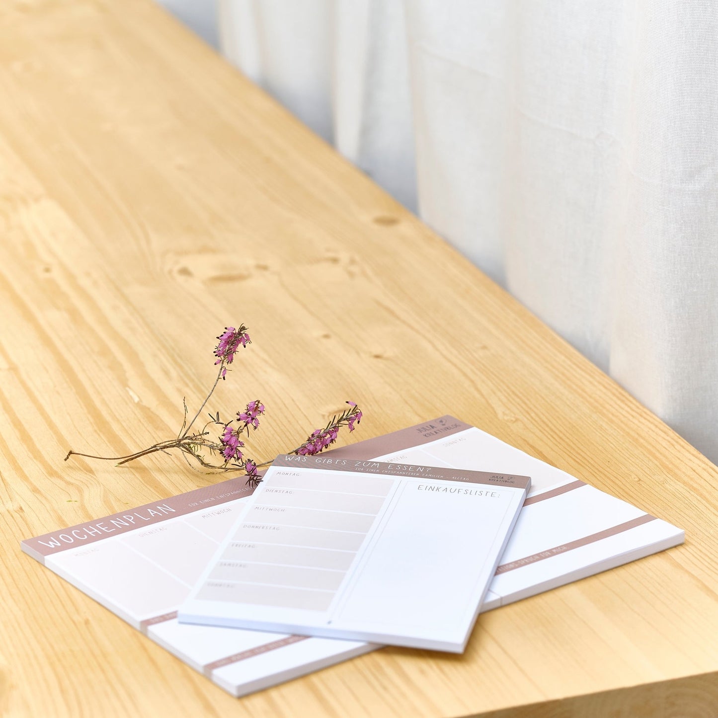 Set aus Wochenplan und Speiseplan-Organizer für Eltern