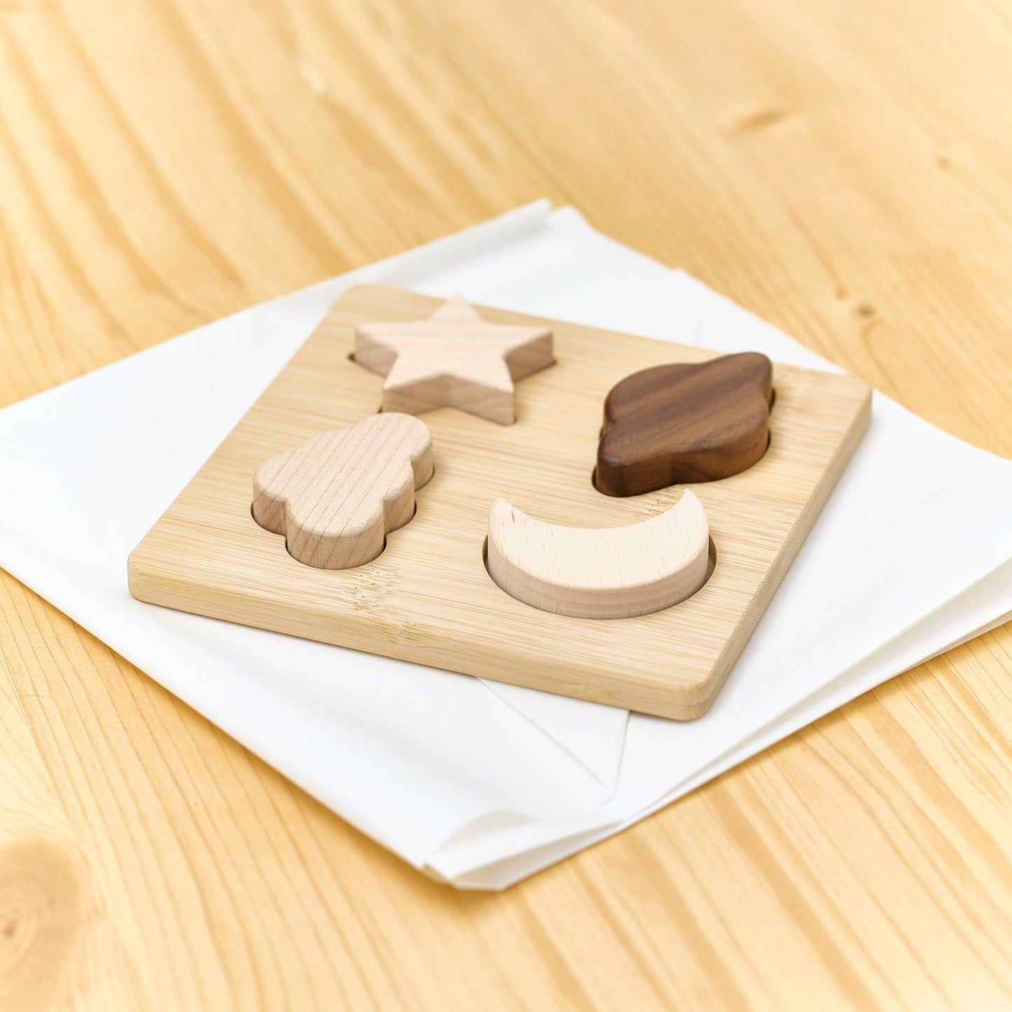 Kleines Holzpuzzle, Himmelskörper