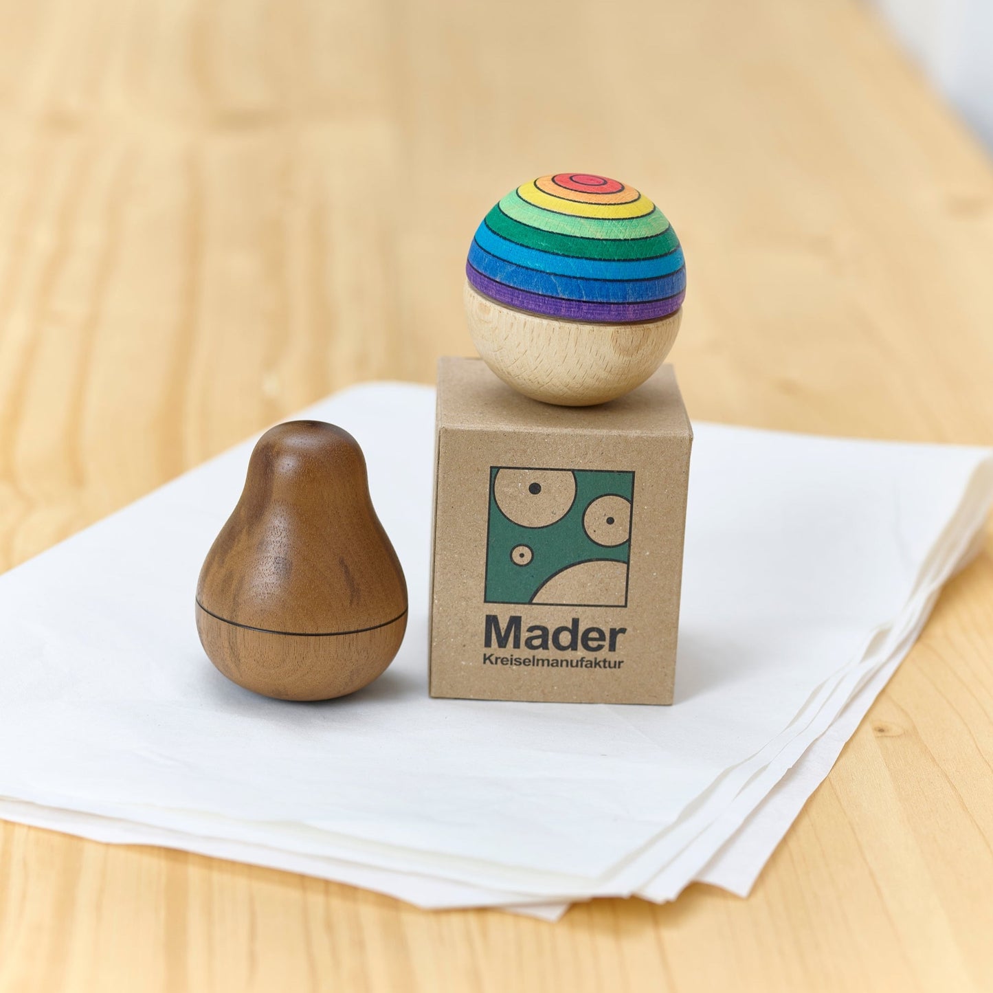 Baby-Wackelkugel, Holz, handgefertigt