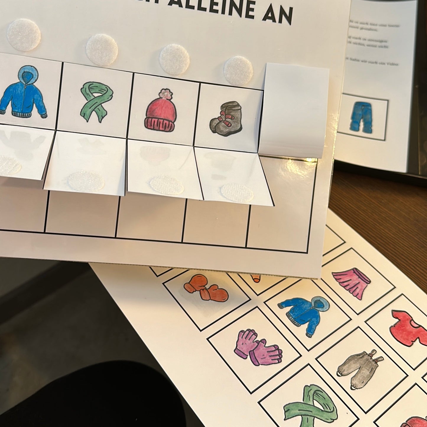 PDF: Anzieh-Routine, Bastelpaket, montessori-inspriert
