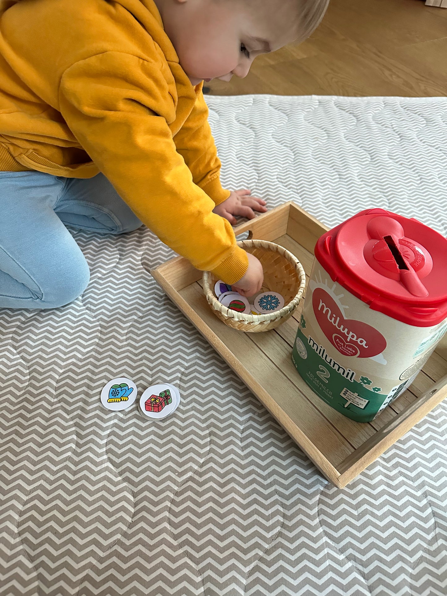 PDF: Gratis Download "Weihnachtliches Steckspiel für Kleinkinder"